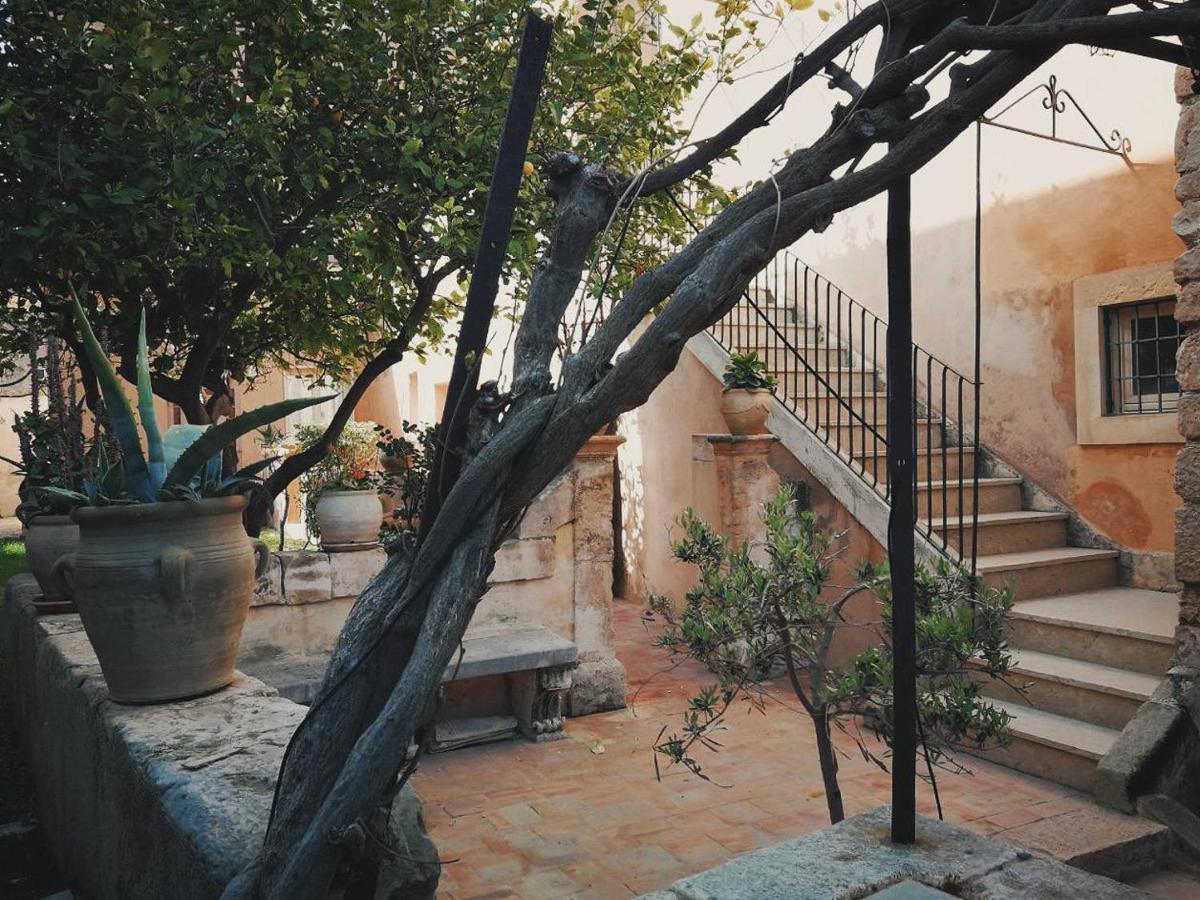 Palazzo Gambuzza Aparthotel Ispica Exterior photo