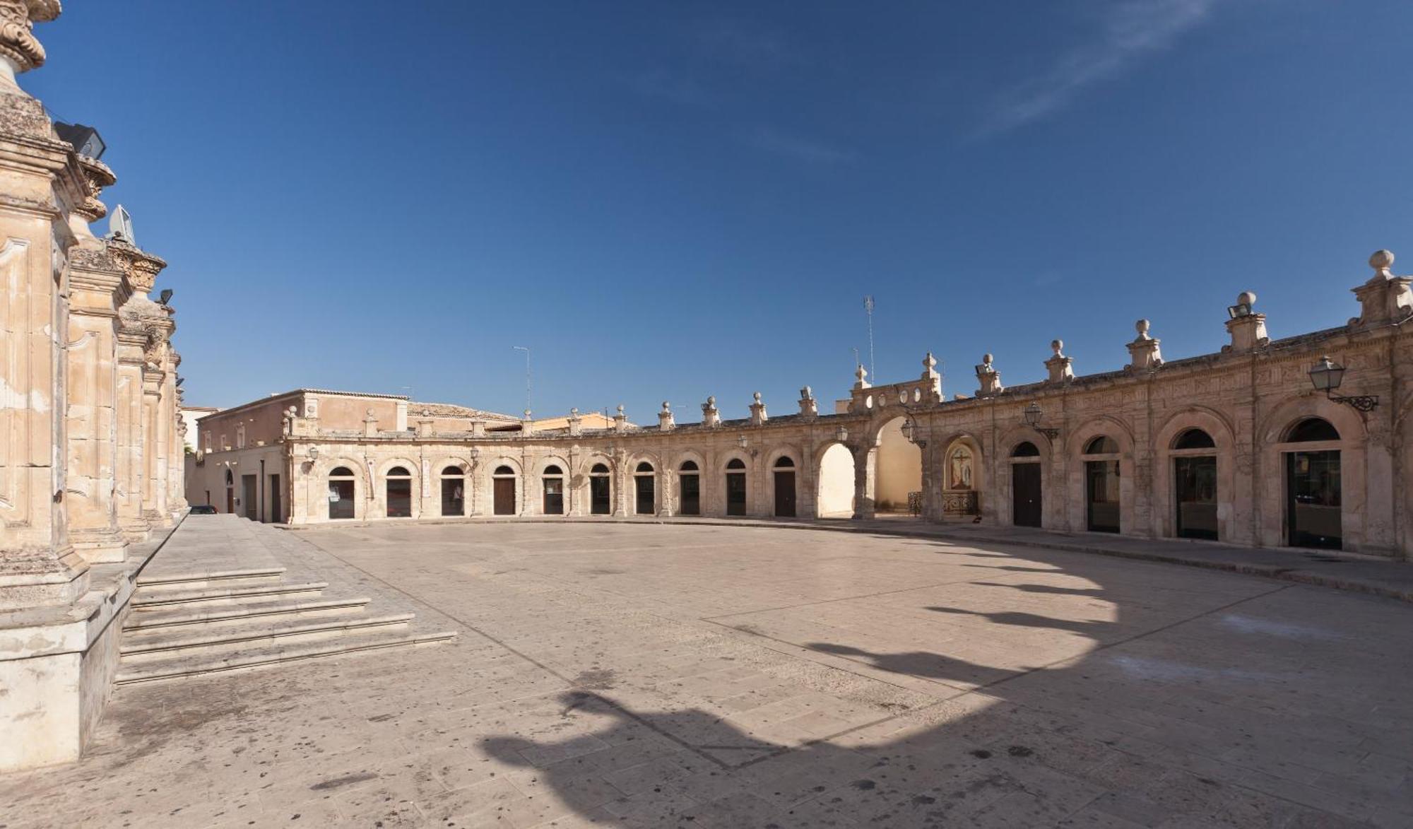 Palazzo Gambuzza Aparthotel Ispica Exterior photo